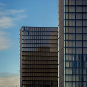 Tableau mural photo sur toile grand format de deux immeuble graphique à Paris la Défensse