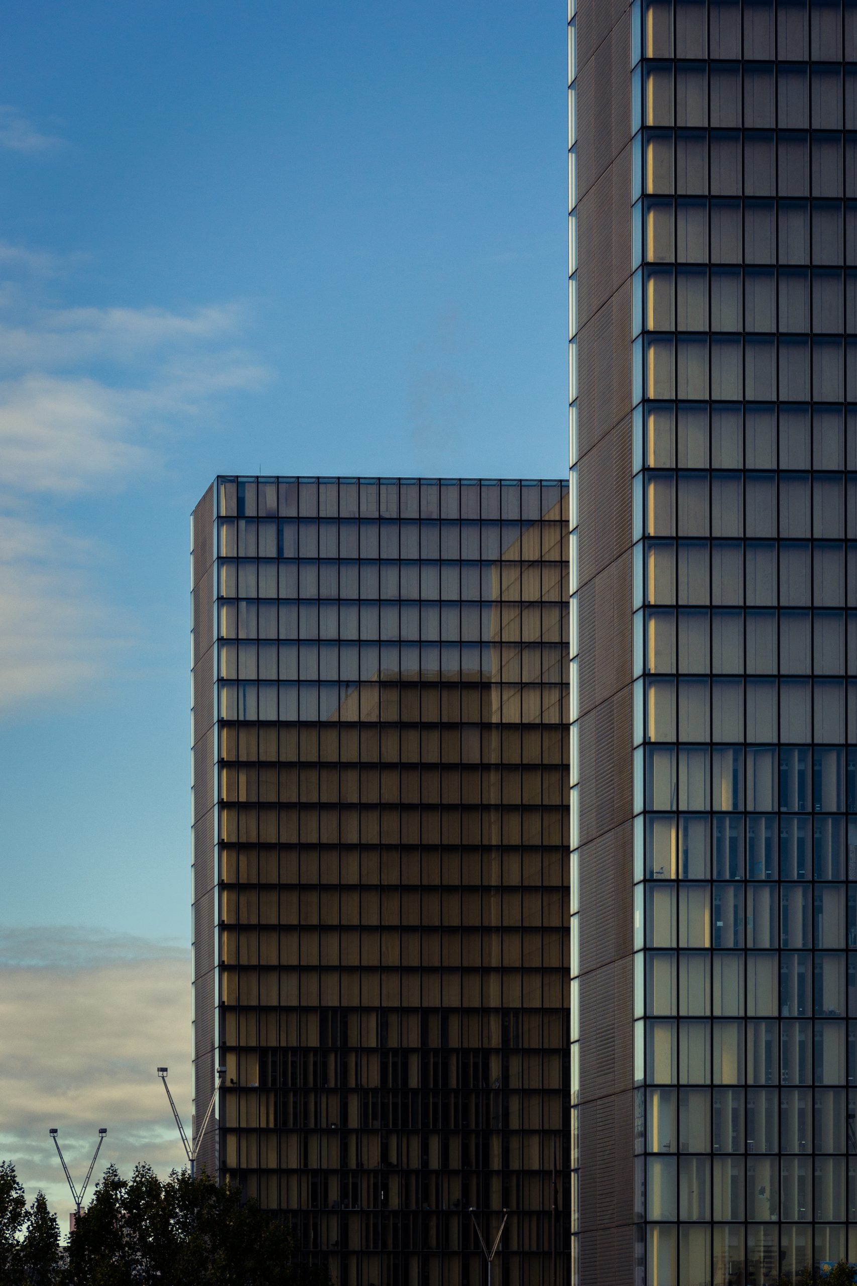 Tableau mural photo sur toile grand format de deux immeuble graphique à Paris la Défensse
