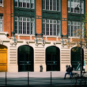 Tableau sur toile grand format 20X30 de l'ancienne annexe du crédit lyonnais au printemps