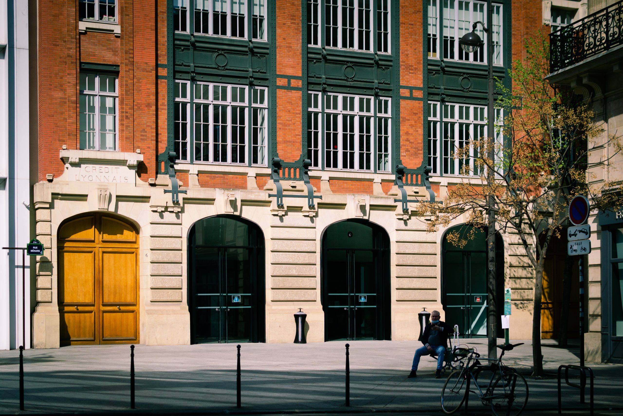 Tableau sur toile grand format 20X30 de l'ancienne annexe du crédit lyonnais au printemps